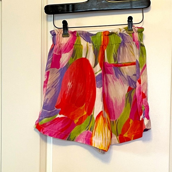 Pepaloves Tulip Floral Shorts - Picture 3 of 7
